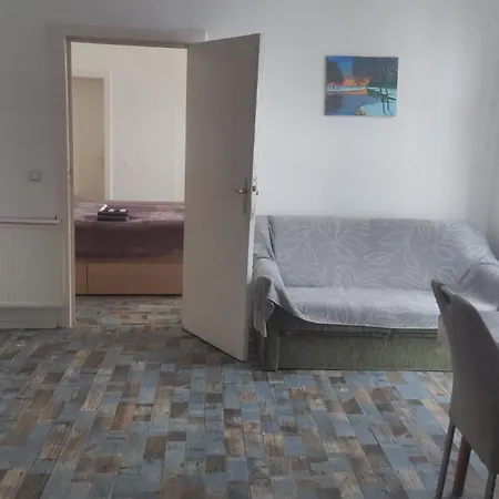 Apartment Mit Garten In Zentrum Schwerins *